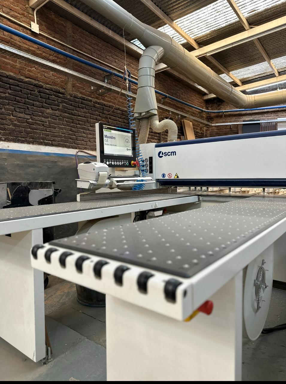 Máquina de corte de placas de madera